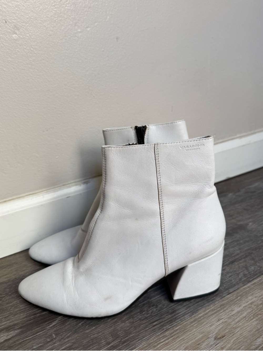 Vagabond White Ankle booties size 37 US 6.5 Mod